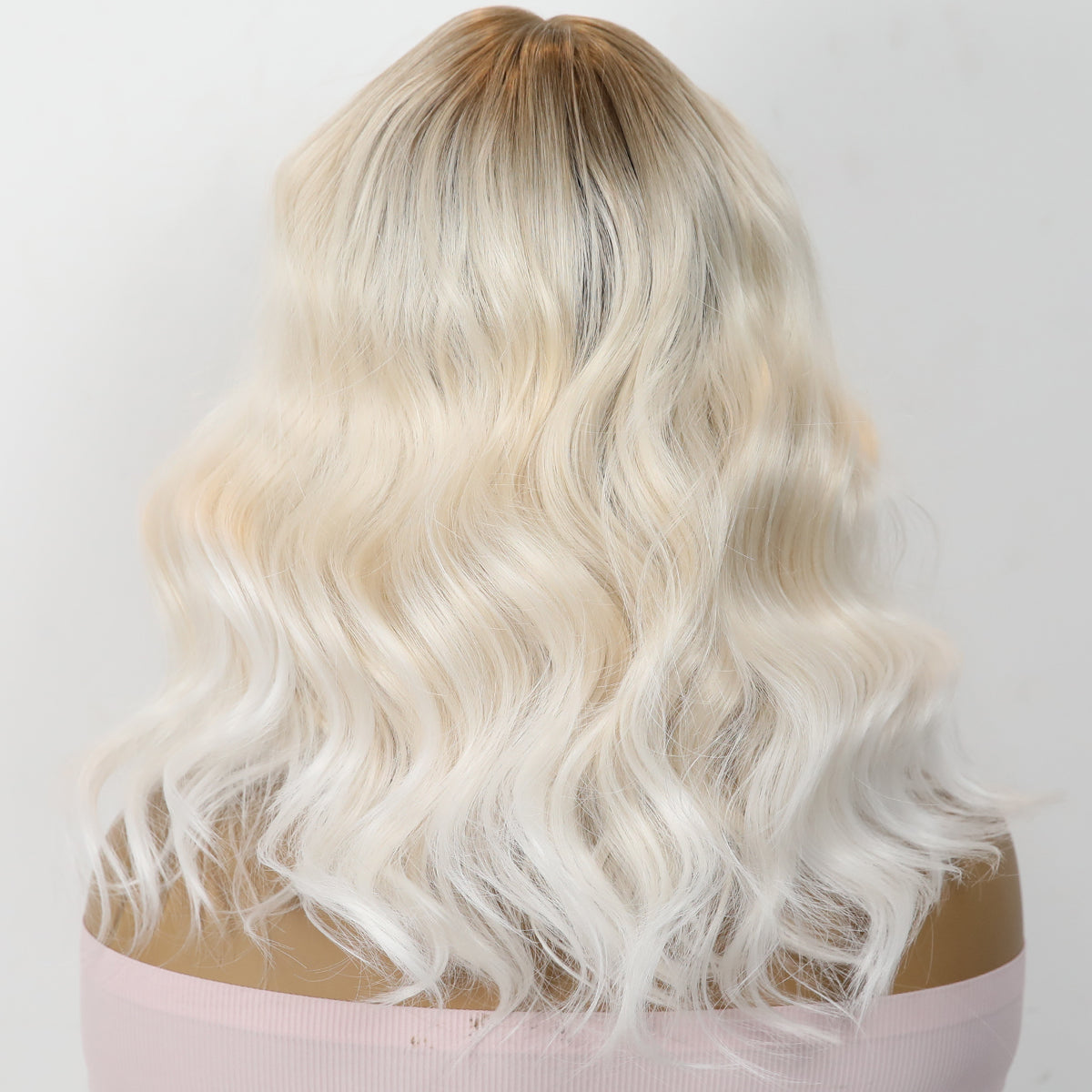 [Champagne Chic] 16-inch Ombre Light Blonde Loose Wave without Bangs (Synthetic Lace Front Wig)