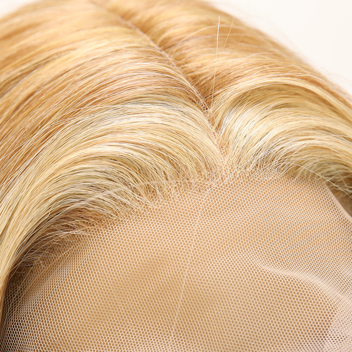 [Wheatfield Whimsy] 24-inch Ombre Blonde Loose Wave without Bangs (Synthetic Lace Front Wig)